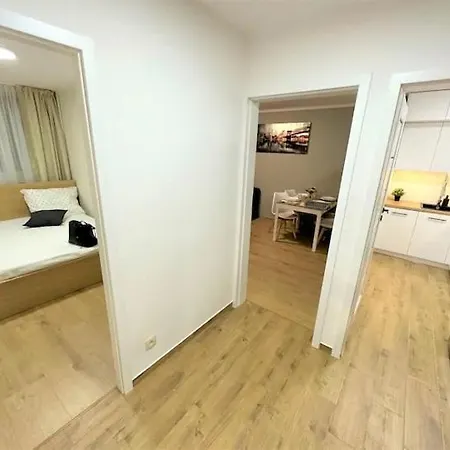 Perla Bratislavy Samostatne Odbavenie * Bratislava